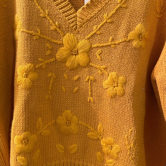 Anthropologie sweater - Picture 2 of 5